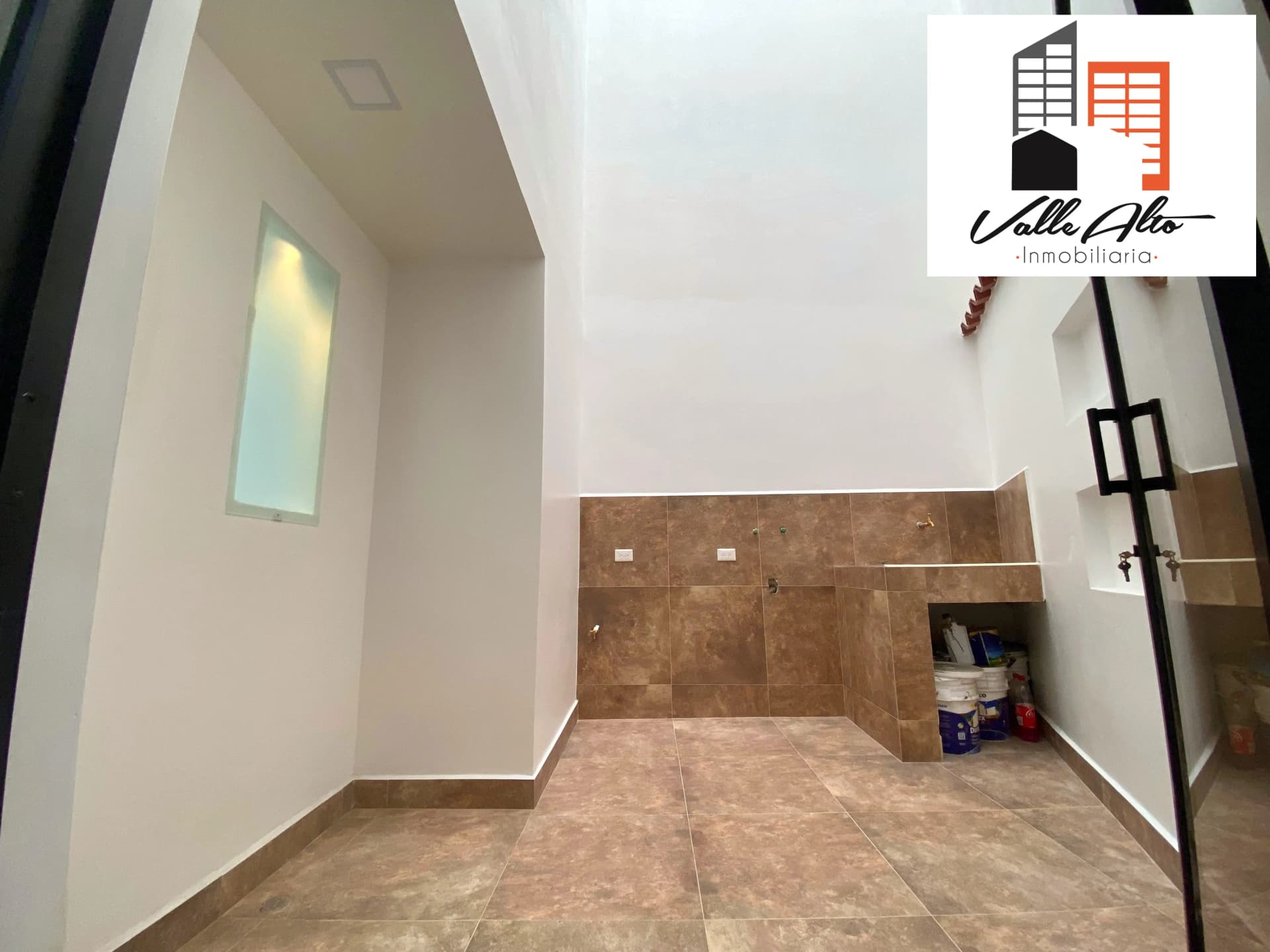 CASA POR ESTRENAR EN LA PENCAS. — foto 2