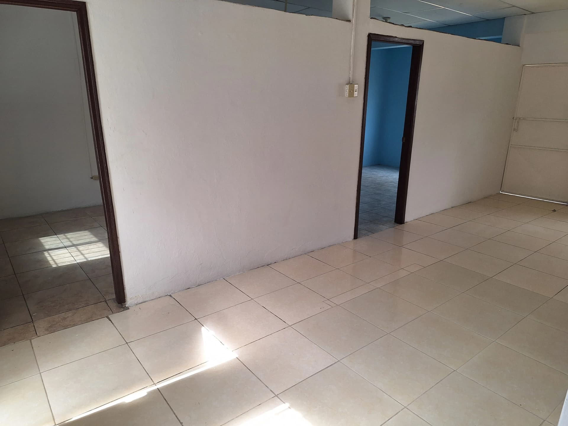Alquilo departamento planta alta — foto 3