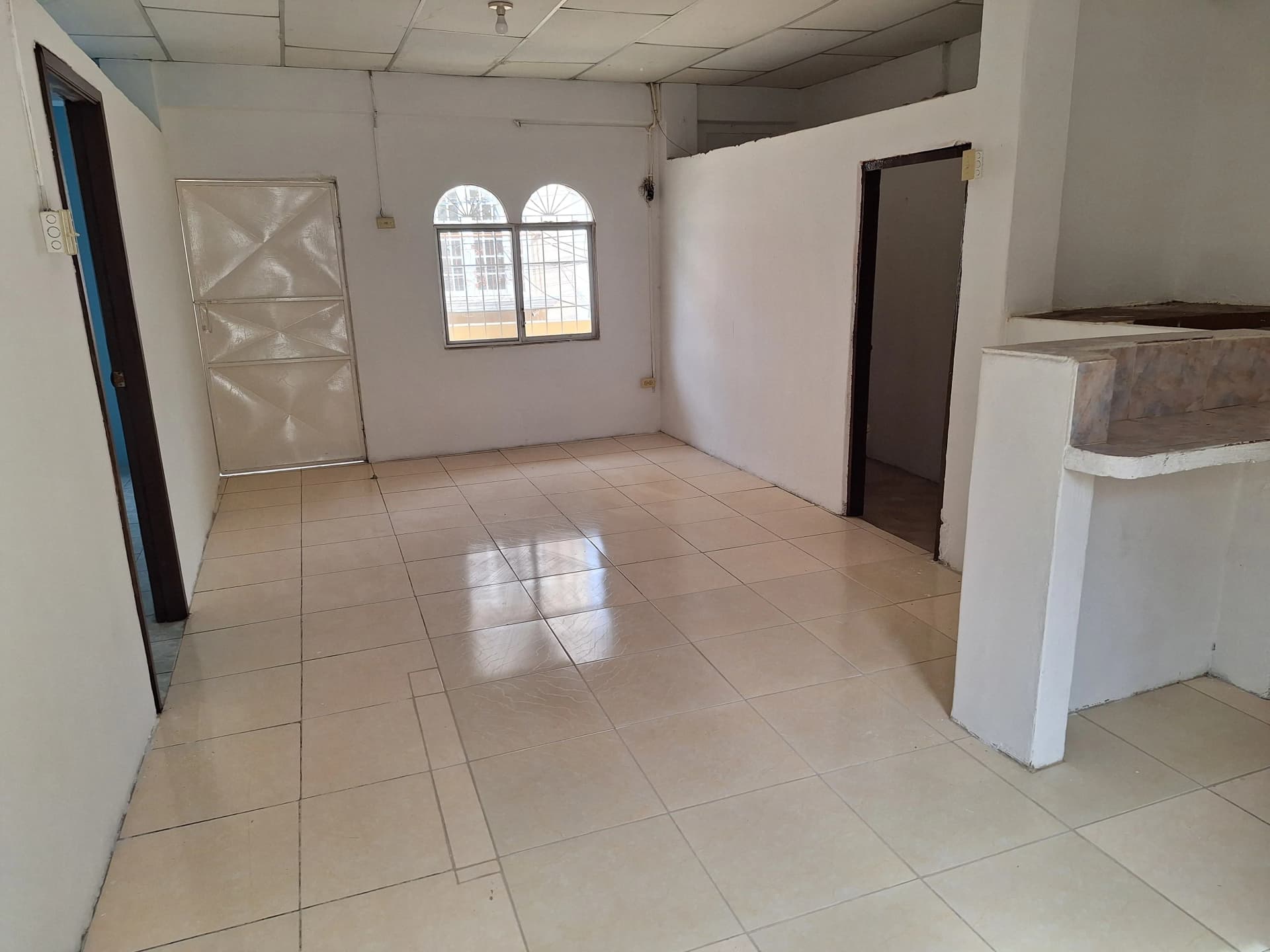 Alquilo departamento planta alta — foto 2