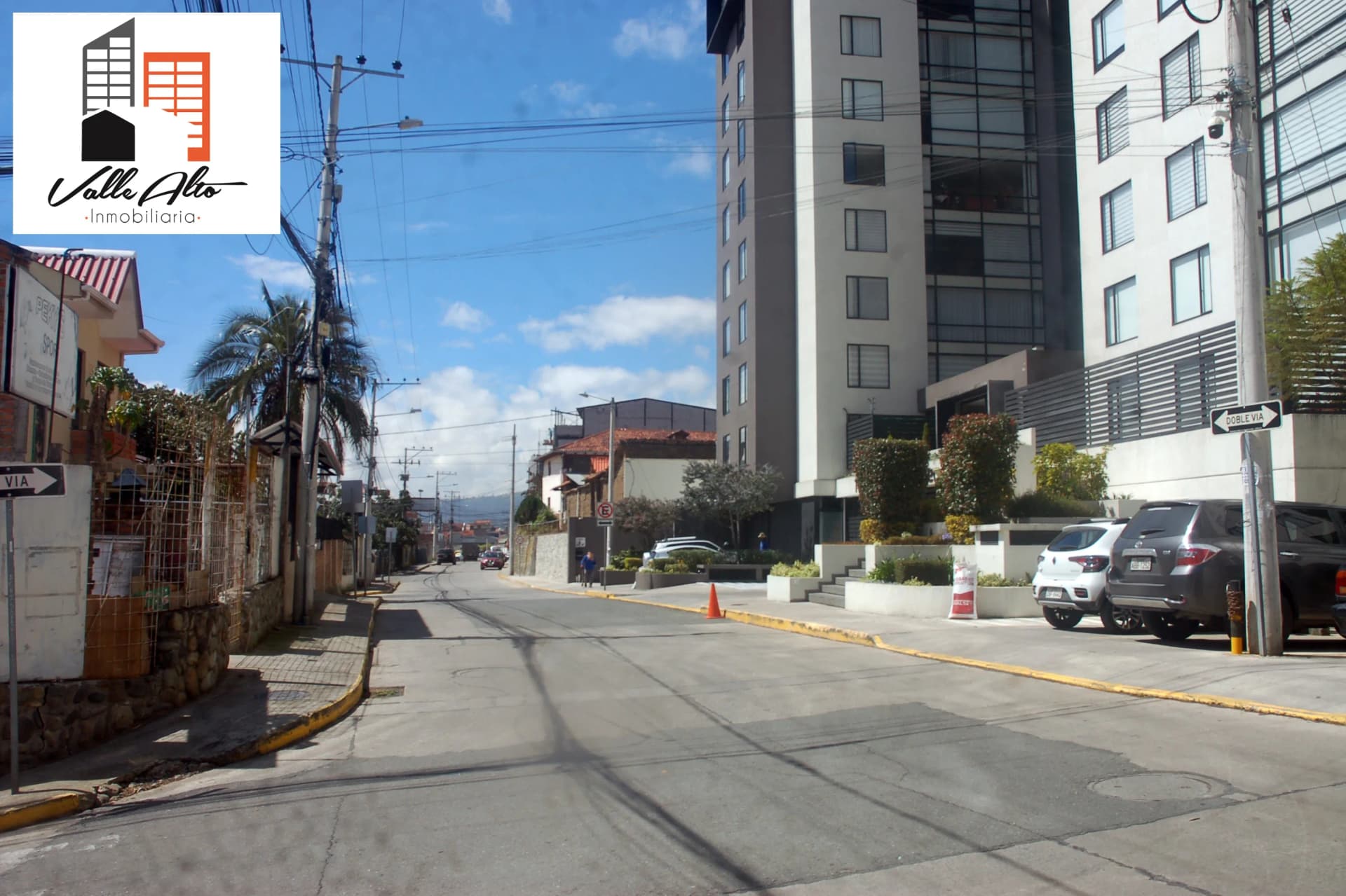 CASA DE DOS DEPARTAMENTOS + SUITE. — foto 15
