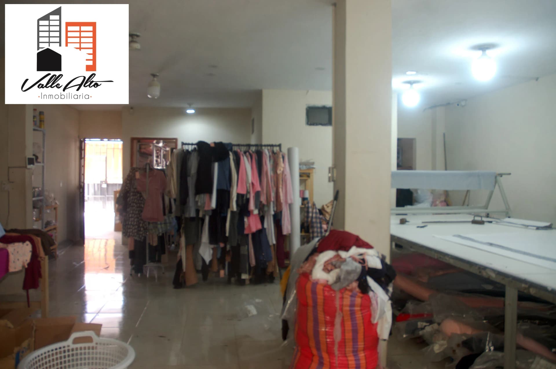 CASA DE DOS DEPARTAMENTOS + SUITE. — foto 6