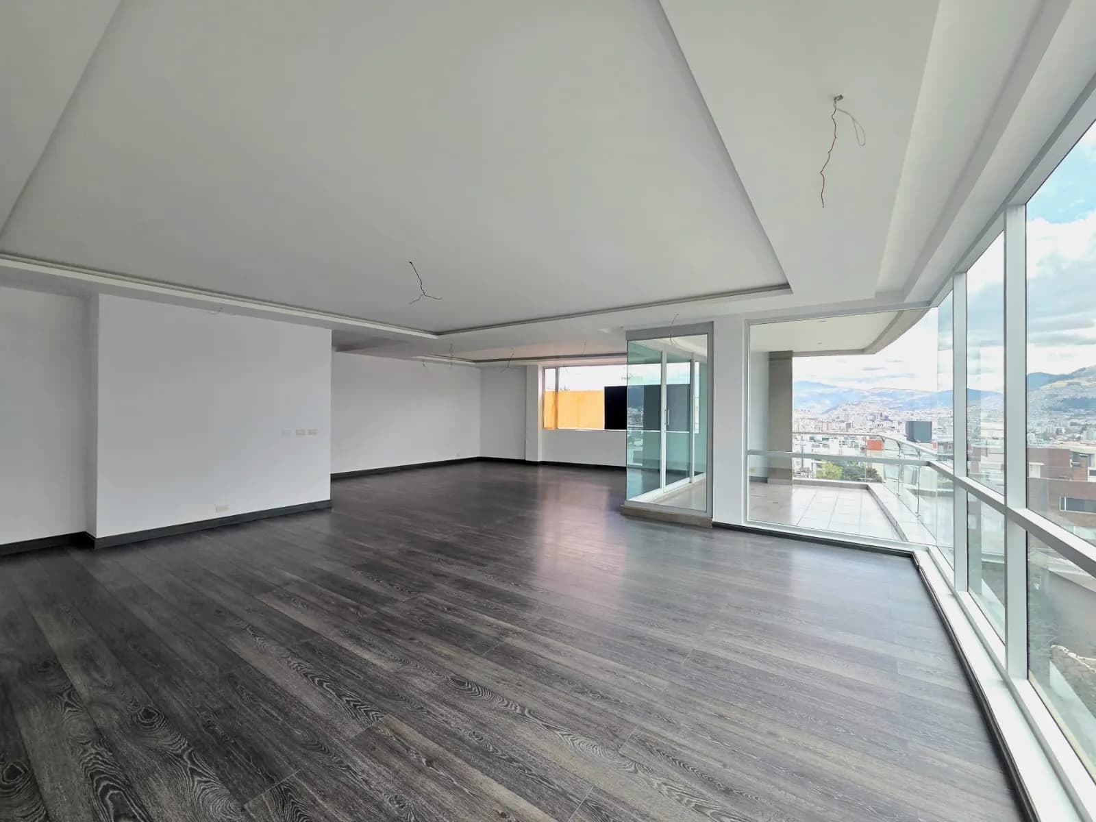 DEPARTAMENTO DE LUJO A ESTRENAR – BELLAVISTA, QUITO — foto 2