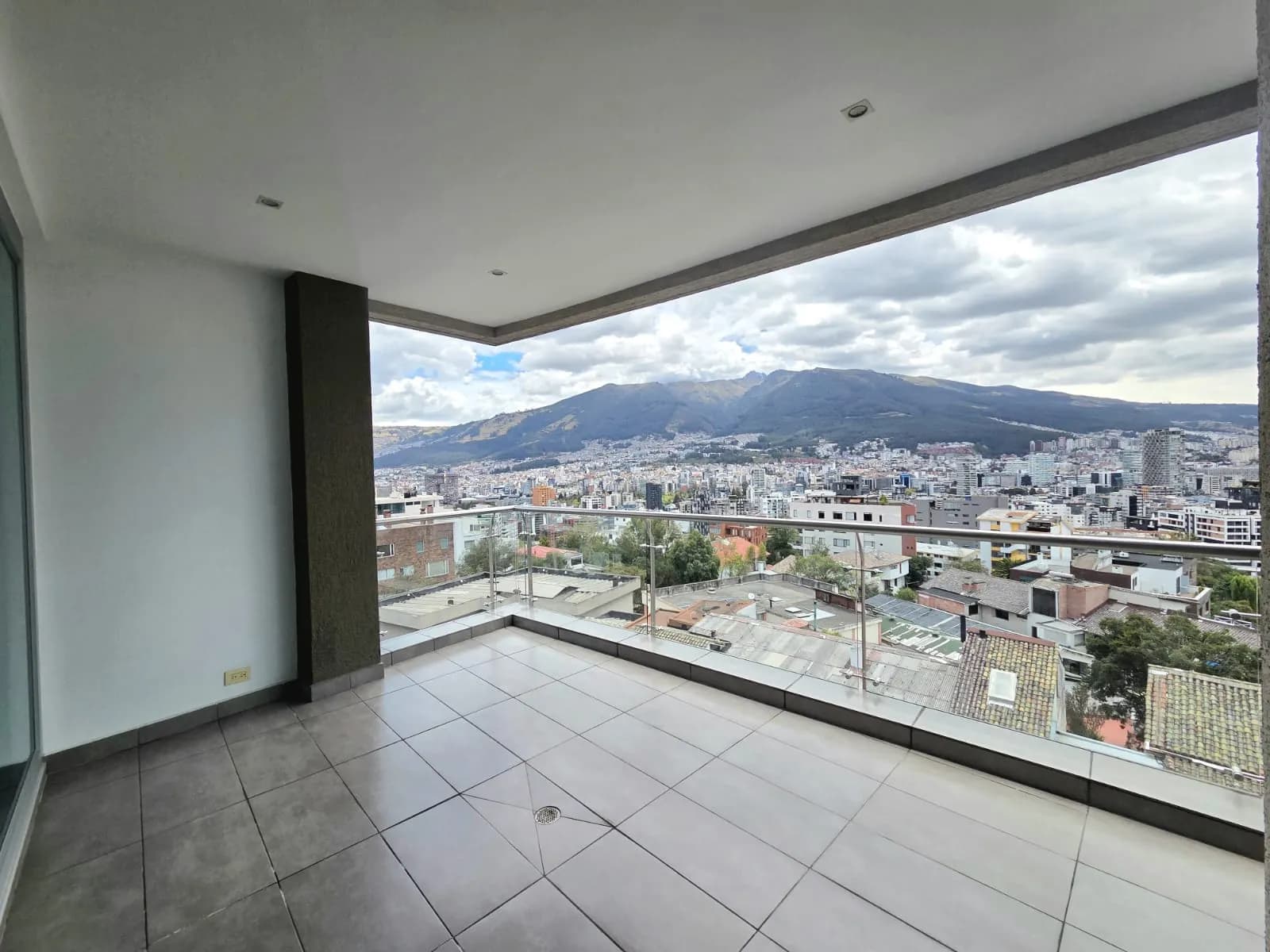 DEPARTAMENTO DE LUJO A ESTRENAR – BELLAVISTA, QUITO — foto 7