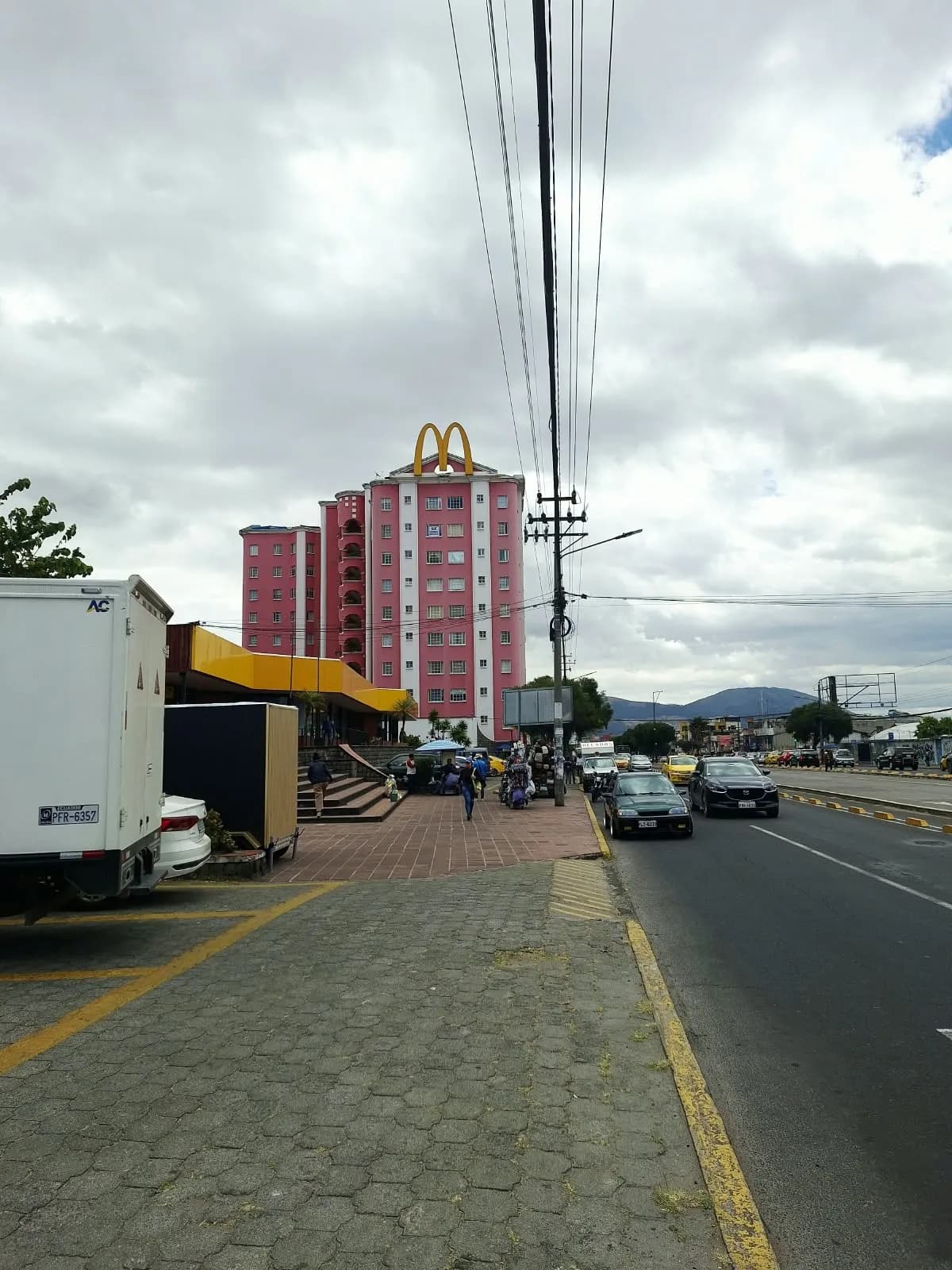 ¡DEPARTAMENTO EN VENTA EN EL NORTE DE QUITO! — foto 1