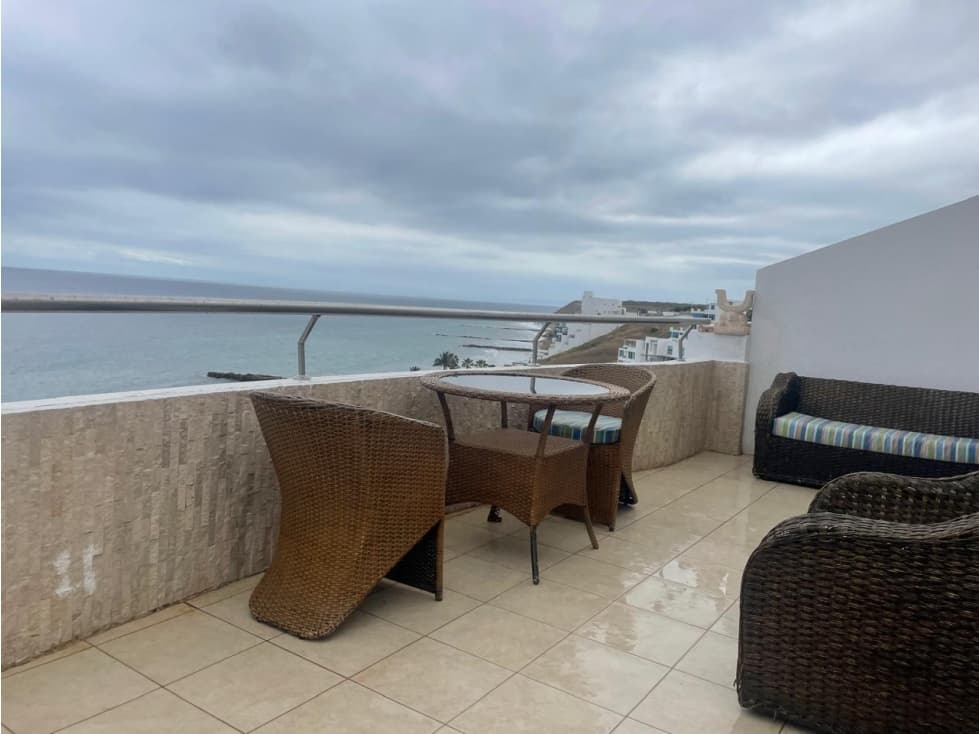 Departamento frente al mar en renta en Manta, Ciudad del Mar. — foto 2