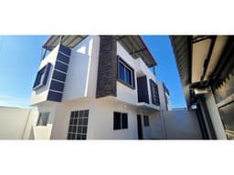 En venta casa sector Elegole Manta Ecuador.