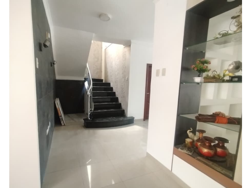 VENDO CASA EN LAS CUMBRES, CEIBOS NORTE — foto 2