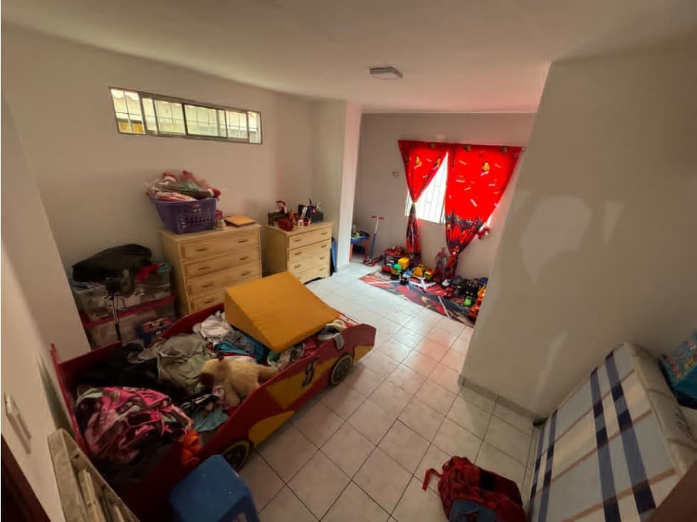 Propiedad en Vernaza Norte, Casa 2 pisos con terraza. — foto 5