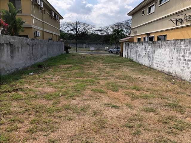 TERRENO DENTRO DE LA URBANIZACION SANTA MARIA CASA GRANDE