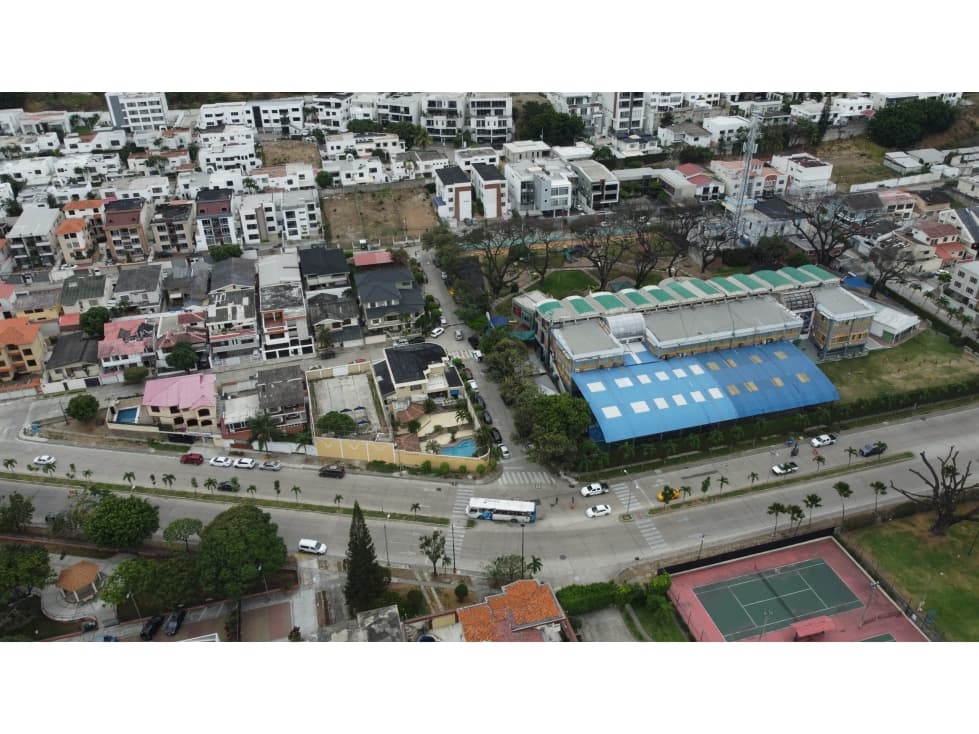 TERRENO EN CEIBOS ATRAS DEL COLEGIO BALANDRA — foto 1