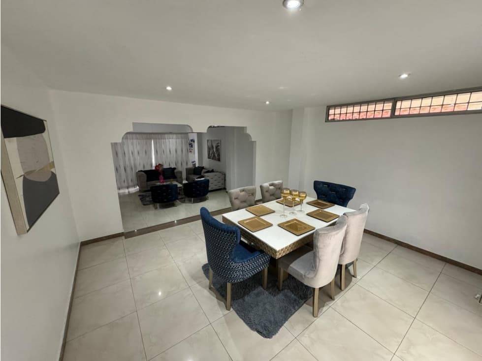 Propiedad en Vernaza Norte, Casa 2 pisos con terraza. — foto 4