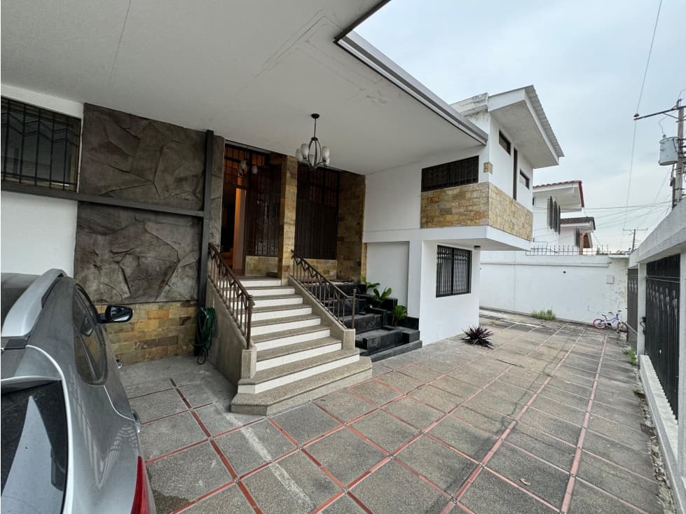 Casa con Piscina en Ceibos totalmente amoblada — foto 3