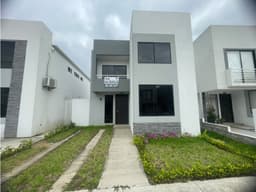 Casa En Alquiler, Urbanización La Joya etapa Aguamarina, Guayas.