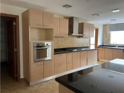 Departamento con terraza en Venta Vista Grande Cumbayá | Real Estate