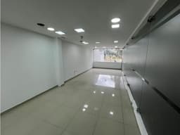 Se Vende Local Comercial frente a La Carolina Quito