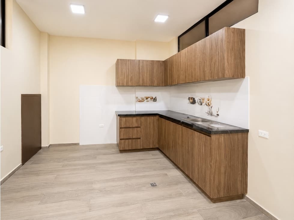 Casa en venta en Cayambe con local comercial rentado — foto 2