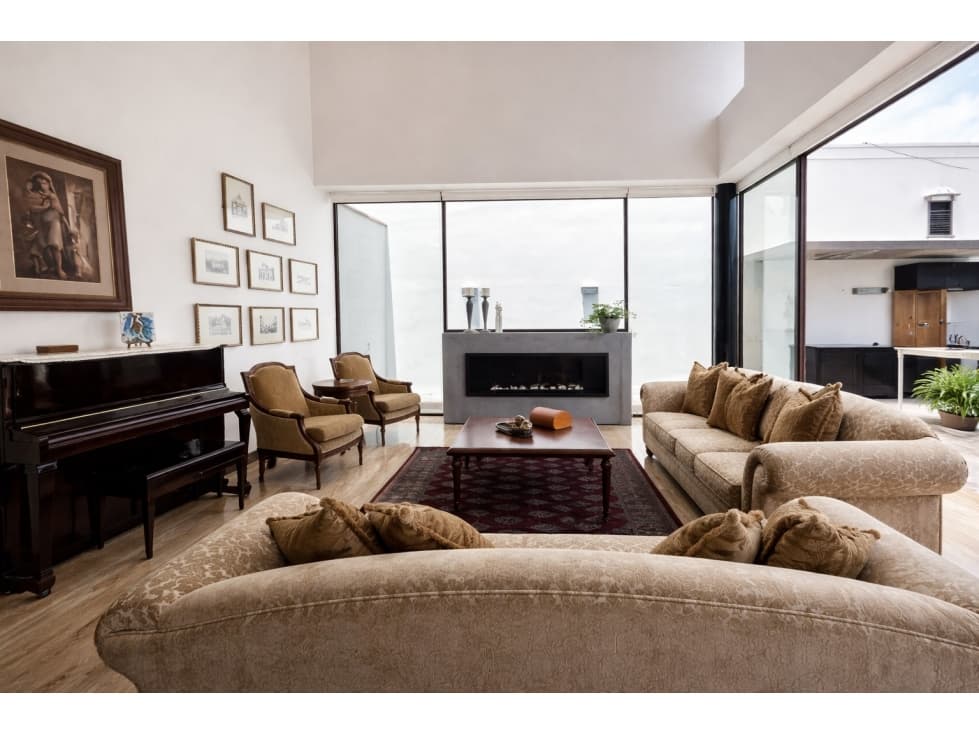 Casa Moderna en Venta Tumbaco La Esperanza | 508 m² | Conjunto Privado — foto 2