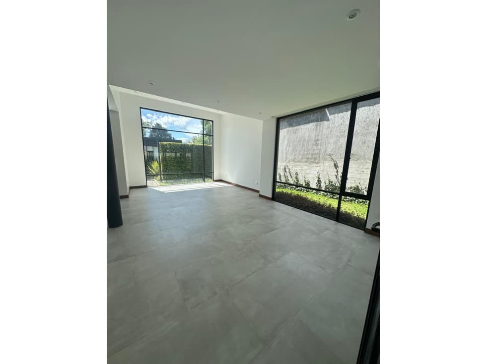 Casas de lujo en Puembo: 3 dormitorios, jardín y estreno listas — foto 2