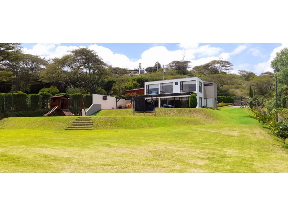 Casa con Piscina en Venta Tumbaco 2.200 m² Terreno — foto 3