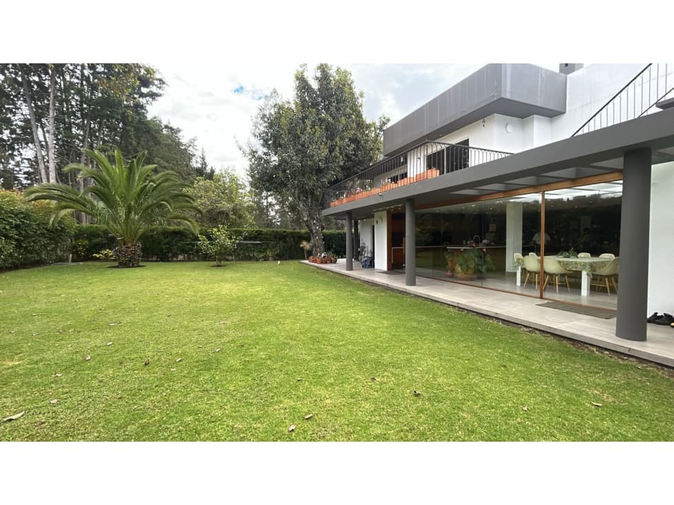 Casa de lujo en Venta en Puembo en Urb. Arrayanes primera etappa — foto 1