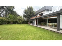 Casa de lujo en Venta en Puembo en Urb. Arrayanes primera etappa