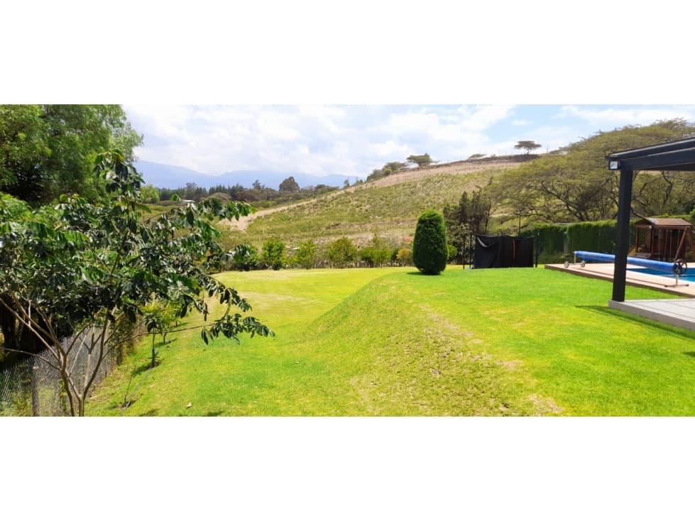 Casa con Piscina en Venta Tumbaco 2.200 m² Terreno — foto 4