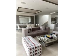 Penthouse de lujo en venta Cumbayá Yoo 3 dormitorios terraza jacuzzi