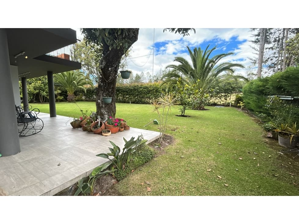 Casa de lujo en Venta en Puembo en Urb. Arrayanes primera etappa — foto 2