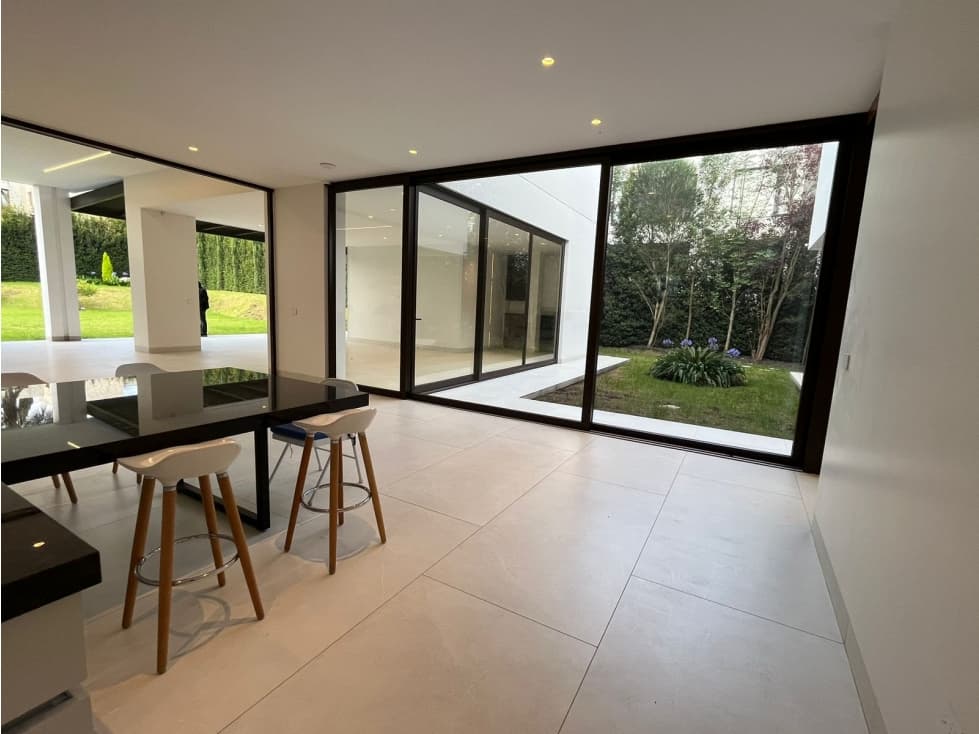 Casas de Venta en Cumbayá a estrenar con Ascensor y Jardín — foto 5