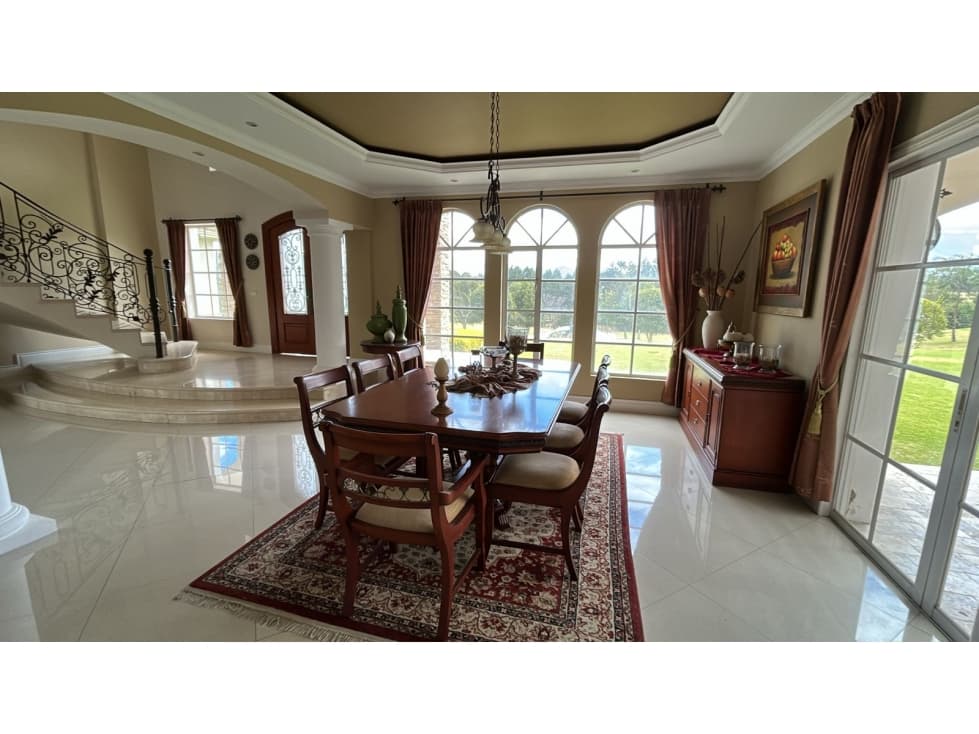 Casa en venta o renta en Puembo, dentro del Club Arrayanes — foto 2