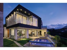 CASAS MODERNAS CON VISTA AL CAÑON EN ALTA VISTA DE NAYON EN VENTA