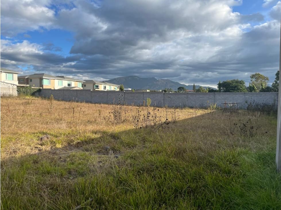 Terreno plano en venta Hilacril 2.902 m² ideal proyectos 3 pisos — foto 2