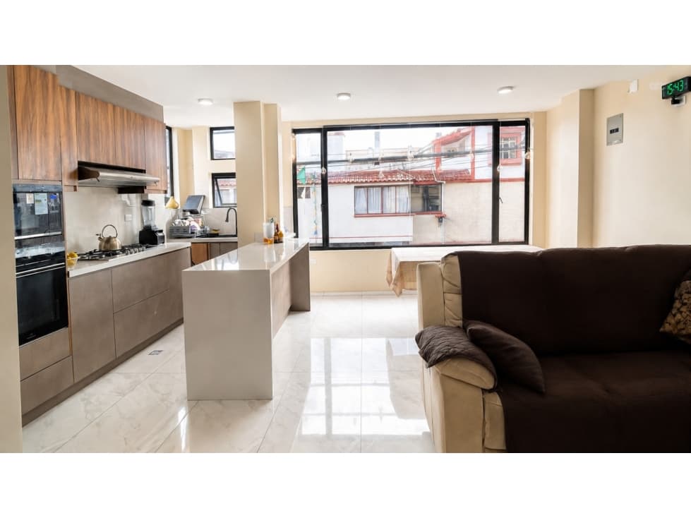 Casa en venta en Cayambe con local comercial rentado — foto 1