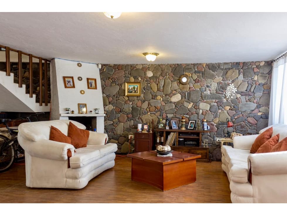 VENDO CASA CON SUITE, PONCEANO ALTO, NORTE DE QUITO — foto 2