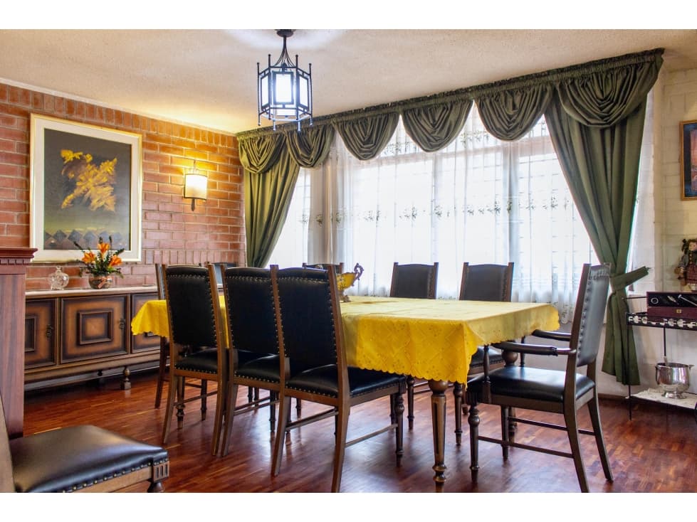 VENDO CASA GRANDE EN EL SECTOR RUMIPAMBA CENTRO NORTE DE QUITO — foto 3