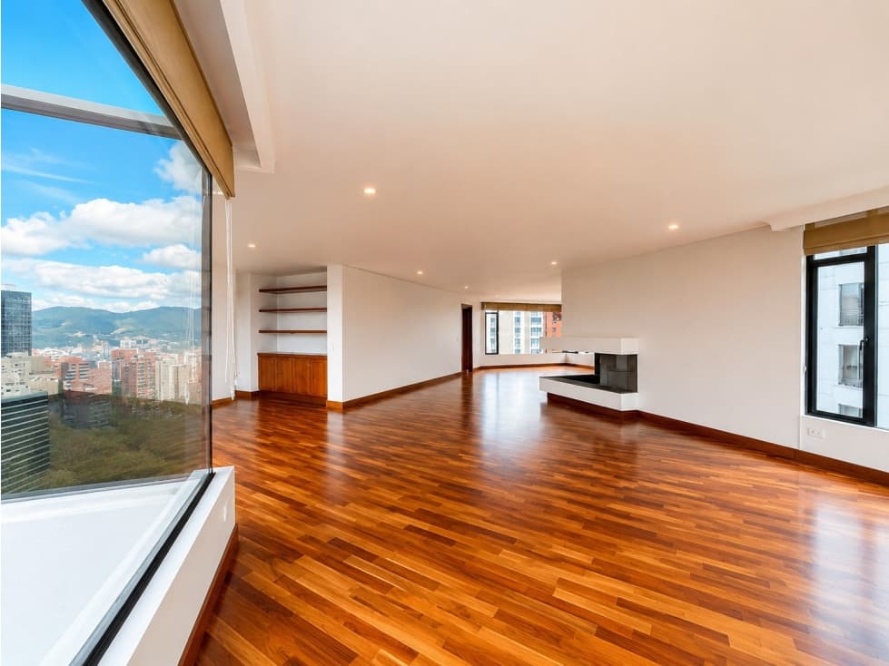 Arriendo Amplio Departamento González Suárez, 430m2, con 4 Hab — foto 2