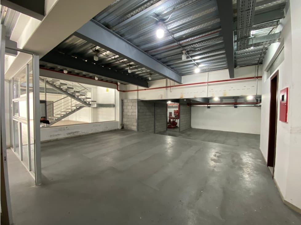 Quito Cotocollao Edificio de Oficinas en Alquilere — foto 1