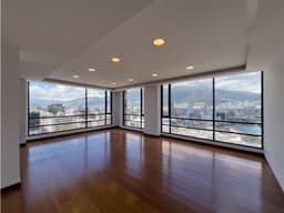 Oportunidad Departamento en Venta en Quito El Batán con vista
