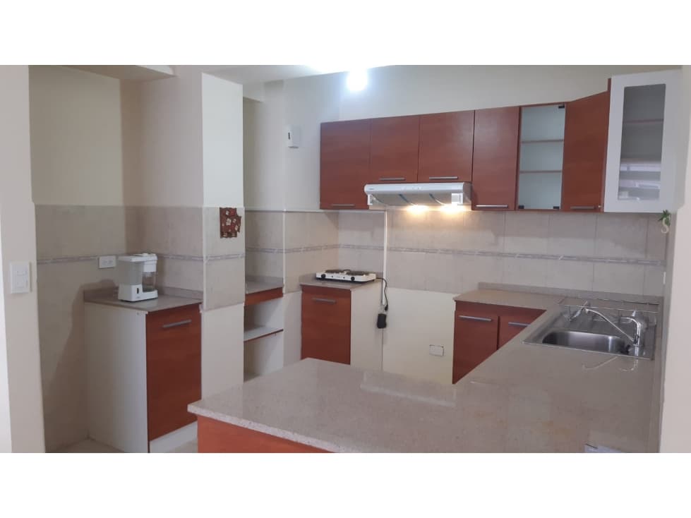 VENDO DEPARTAMENTO 3 DORMITORIOS EN QUITO SECTOR EL INCA — foto 5