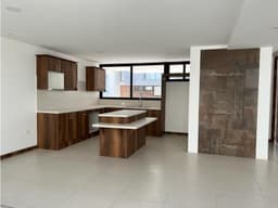 Casas modernas en Cumbayá - 4 habitaciones y jardín en Venta