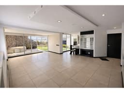 DEPARTAMENTO CON PATIO Y JACUZZI | LA PRIMAVERA - CUMBAYÁ | VENTA