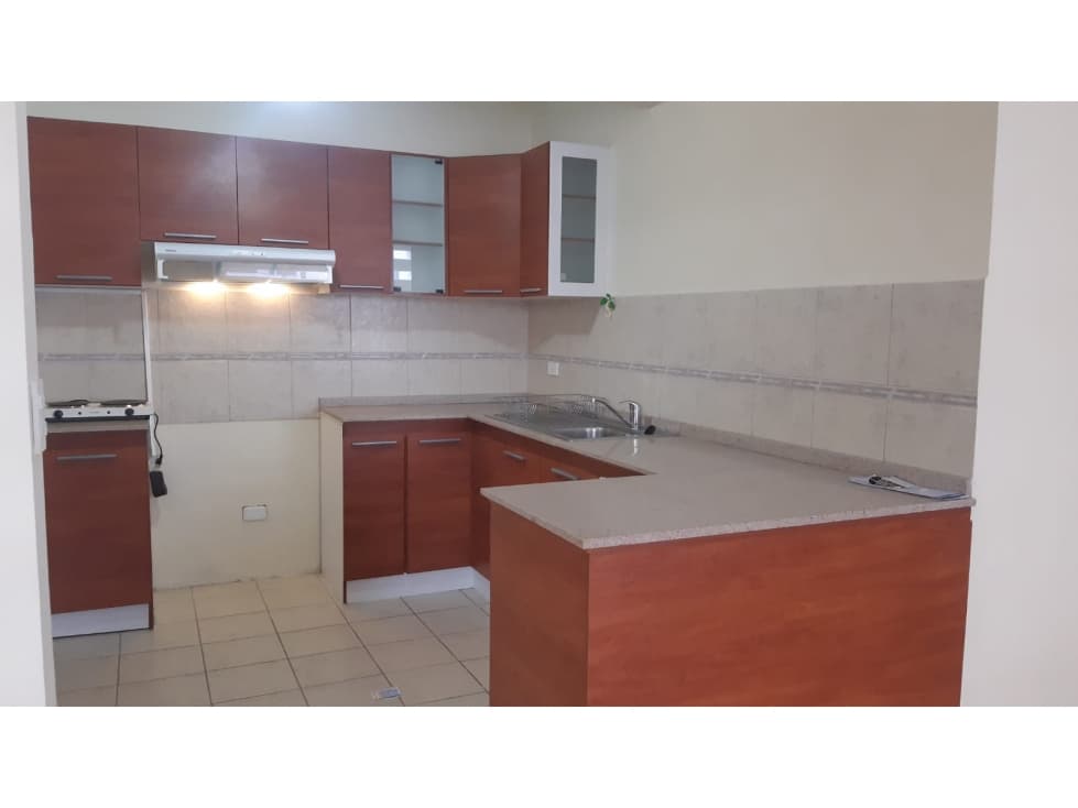VENDO DEPARTAMENTO 3 DORMITORIOS EN QUITO SECTOR EL INCA — foto 6