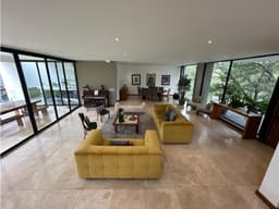 Casa de lujo en alquiler en Arrayanes 498 m², jardín amplio