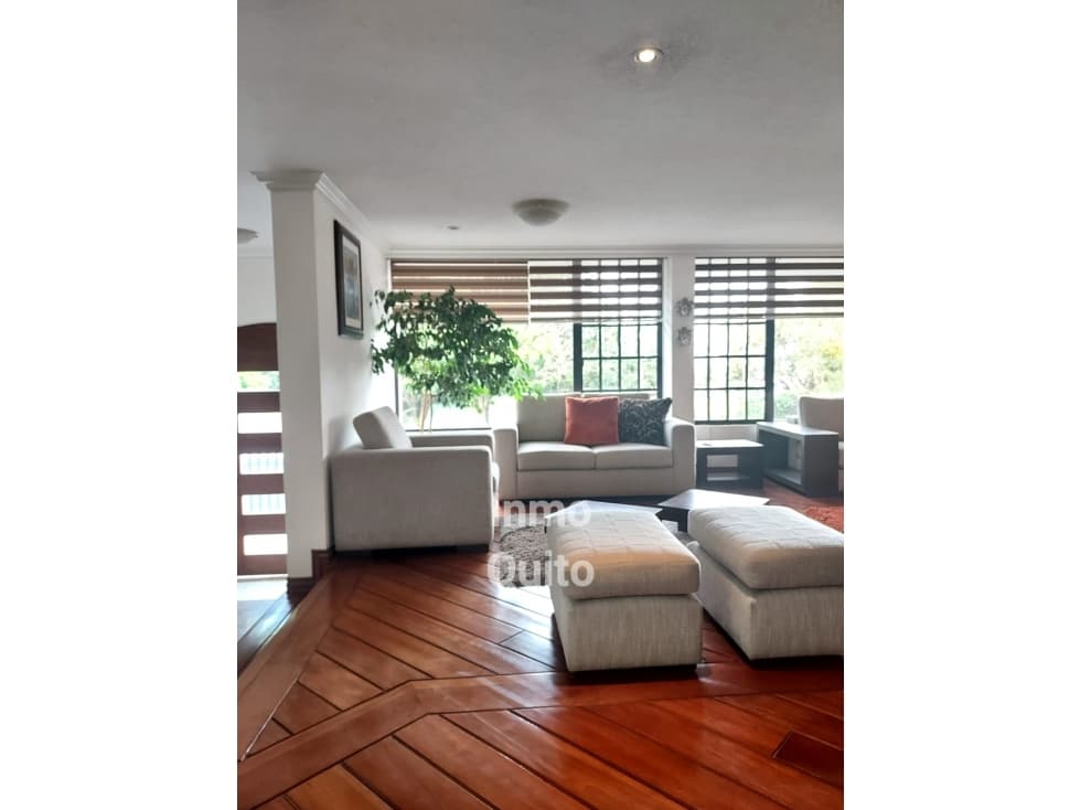 Casa Amoblada de Lujo en Arriendo en Miravalle Cumbayá Quito Ecuador — foto 2