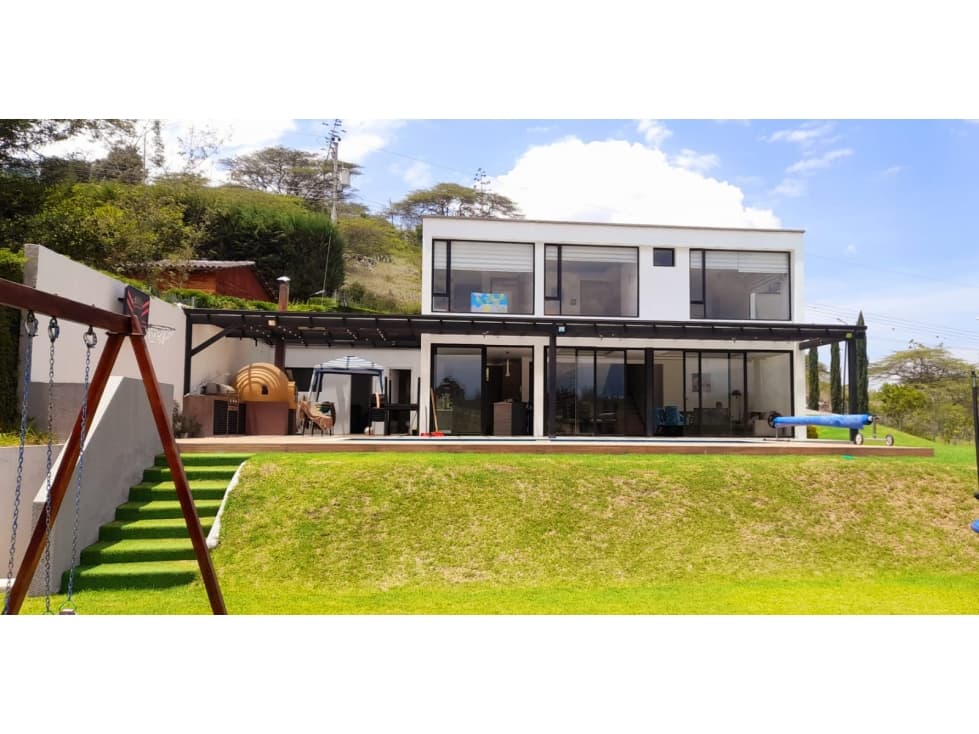 Casa con Piscina en Venta Tumbaco 2.200 m² Terreno — foto 6