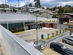 OFICINAS- SHOWROOM-GALPONES-BODEGAS SECTOR ELOY ALFARO