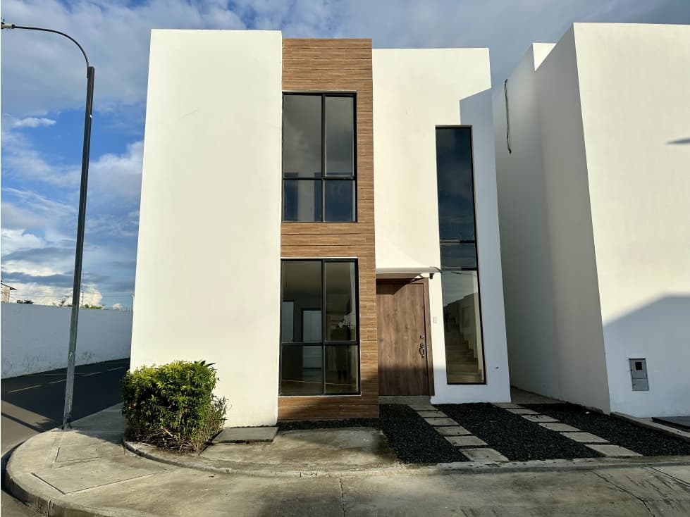 CASAS MODERNA EN VENTA EN URB PORTÓN DEL SOL - MANTA — foto 4