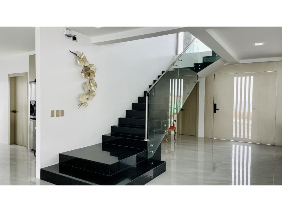 CASA MODERNA A ESTRENAR EN URBANIZACIÓN MARINA BLUE — foto 4