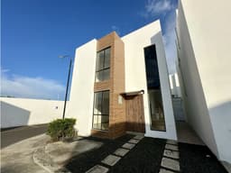 CASAS MODERNA EN VENTA EN URB PORTÓN DEL SOL - MANTA
