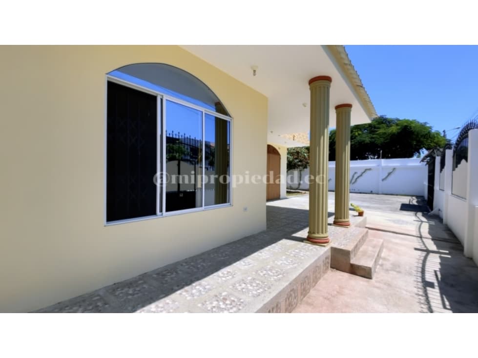 CASA AMPLIA EN URB MANTA 2000 — foto 5